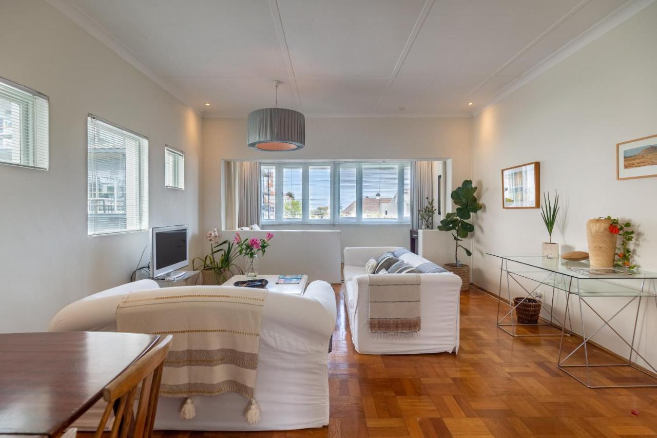 Portswood Mews - Chic White Studio Apartment Green Point Kapstadt Exterior foto