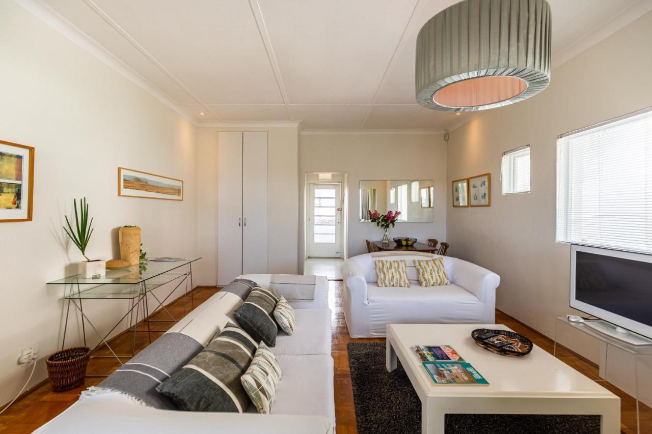 Portswood Mews - Chic White Studio Apartment Green Point Kapstadt Exterior foto
