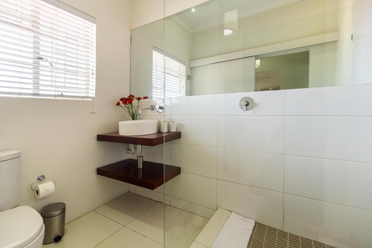 Portswood Mews - Chic White Studio Apartment Green Point Kapstadt Exterior foto