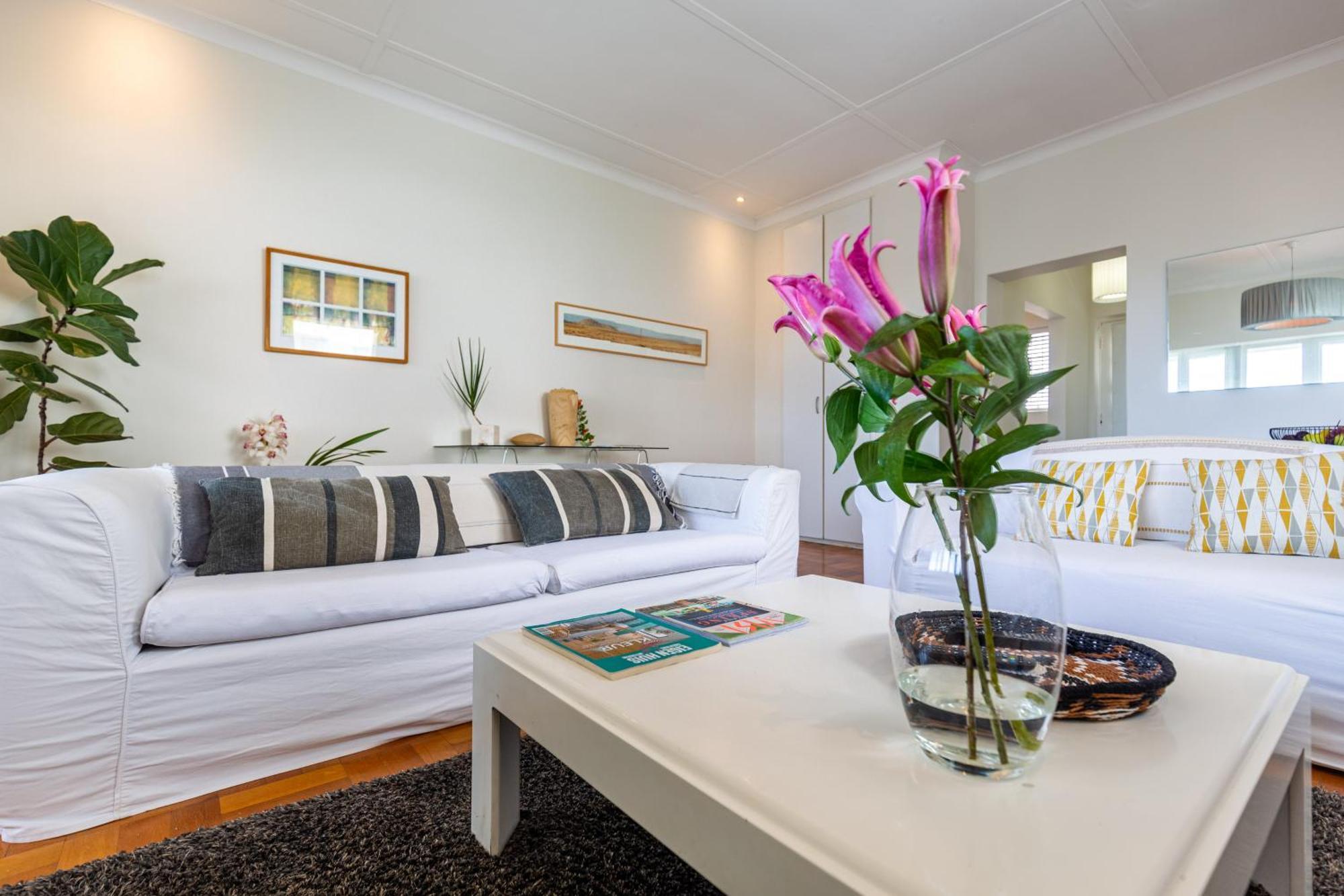Portswood Mews - Chic White Studio Apartment Green Point Kapstadt Exterior foto